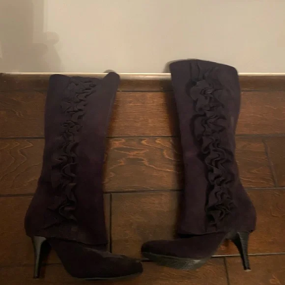 Fergalicious by Fergie black suede knee high boots size 6 - Picture 3 of 6